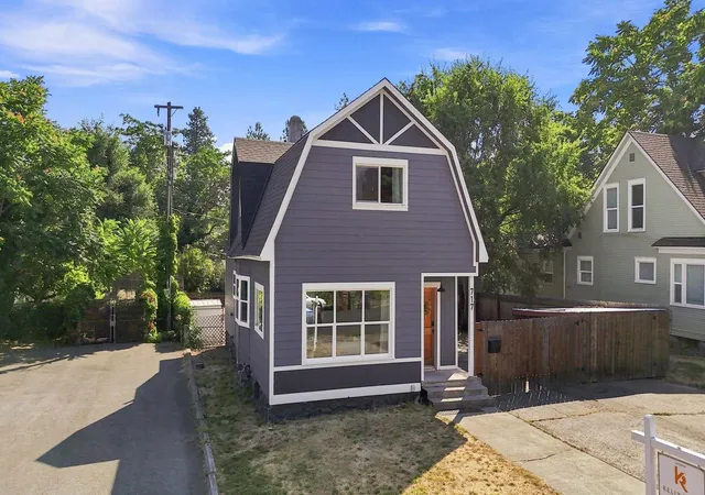 Photo 2 of Single family home for sale at 717 S Laura St, Spokane, WA 99202 | MLS# 202623256 | Listing updated on 2026-09-23