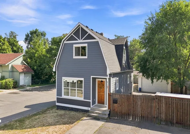Photo 3 of Single family home for sale at 717 S Laura St, Spokane, WA 99202 | MLS# 202623256 | Listing updated on 2026-09-23