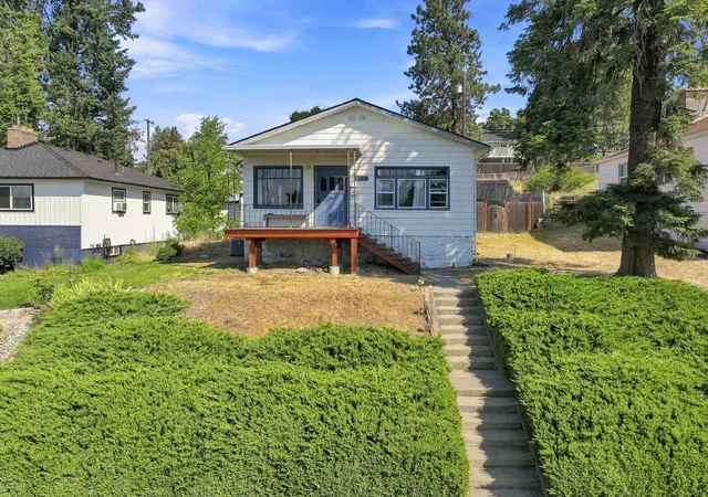 Photo 1 of Single family home for sale at 2324 W Dalton Ave, Spokane, WA 99205 | MLS# 202623257 | Listing updated on 2026-10-17