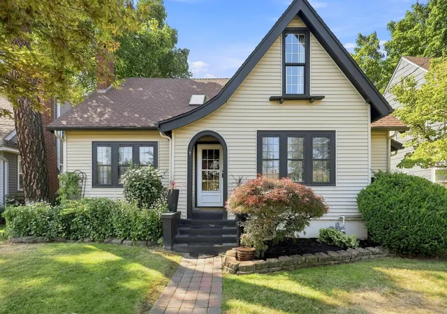 Photo 1 of Single family home for sale at 2324 S Jefferson St, Spokane, WA 99203 | MLS# 202623263 | Listing updated on 2026-09-23