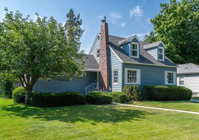 Photo 2 of Single family home for sale at 1208 E 27th Ave, Spokane, WA 99203 | MLS# 202623265 | Listing updated on 2026-09-03