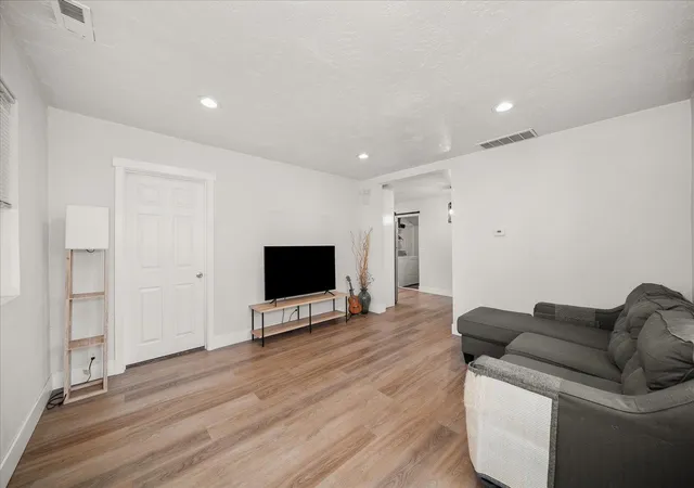 Photo 2 of Single family home for sale at 2807 W Mallon Ave, Spokane, WA 99201 | MLS# 202623271 | Listing updated on 2026-09-03