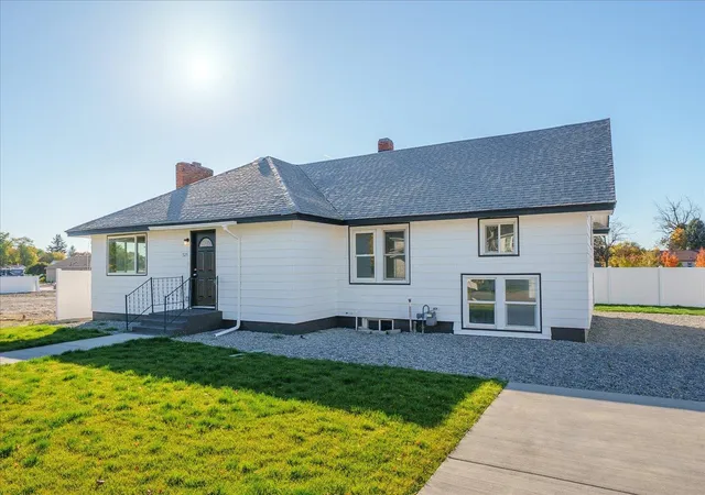 Photo 2 of Single family home for sale at 525 N Long Rd, Greenacres, WA 99016 | MLS# 202623289 | Listing updated on 2026-10-18