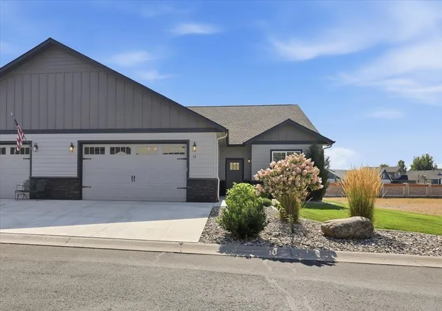 Photo 3 of Condo for sale at 1109 N Country Club Dr, Deer Park, WA 99006 | MLS# 202623294 | Listing updated on 2026-09-03