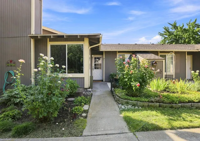 Photo 3 of Sale Pending at 6007 E 6th Ave, Spokane Valley, WA 99212 | MLS# 202623295 | Listing updated on 2026-10-22