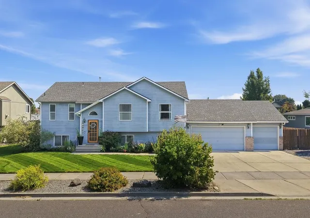 Photo 1 of Single family home for sale at 8708 N Warren St, Spokane, WA 99208 | MLS# 202623305 | Listing updated on 2026-09-04