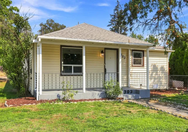 Photo 1 of Single family home for sale at 303 E Queen Ave, Spokane, WA 99207 | MLS# 202623350 | Listing updated on 2026-10-06