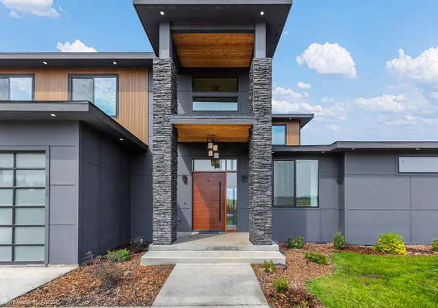 Photo 2 of Single family home for sale at 8250 W Mission Rd, Spokane, WA 99224 | MLS# 202623352 | Listing updated on 2026-09-13