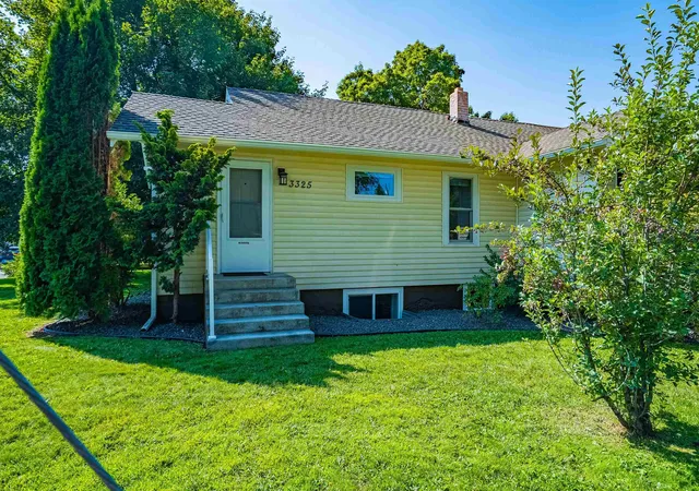 Photo 3 of Single family home for sale at 3325 N Vista Rd, Spokane Valley, WA 99212 | MLS# 202623353 | Listing updated on 2026-10-05