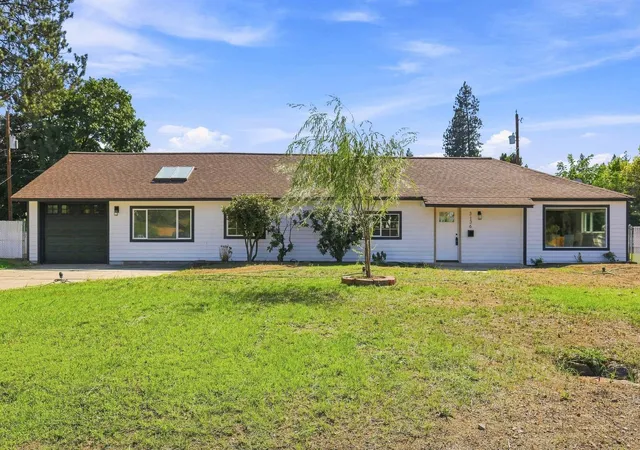 Photo 1 of Single family home for sale at 3136 E 32nd Ave, Spokane, WA 99223 | MLS# 202623359 | Listing updated on 2026-10-07