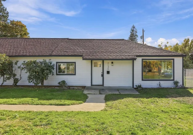 Photo 2 of Sale Pending at 3136 E 32nd Ave, Spokane, WA 99223 | MLS# 202623359 | Listing updated on 2026-10-17