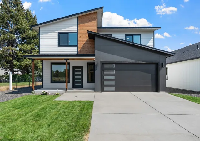 Single family home for sale at 504 N Moen Ln, Greenacres, WA 99016 | MLS# 202623367