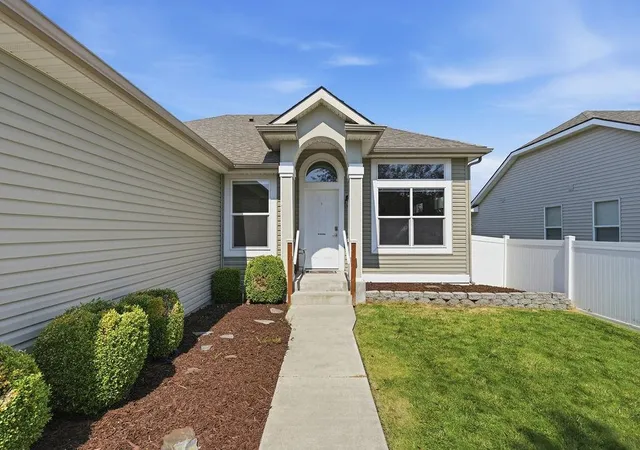 Photo 3 of Single family home for sale at 1712 W Cimarron Ln, Spokane, WA 99208 | MLS# 202623378 | Listing updated on 2026-09-04