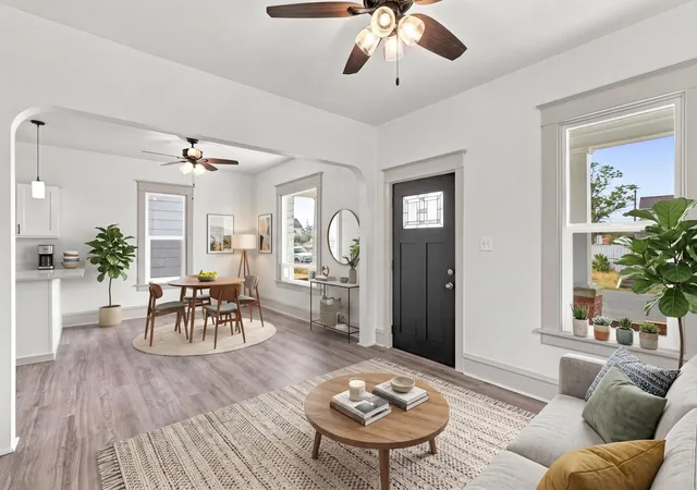 Photo 1 of Sale Pending at 318 W Knox Ave, Spokane, WA 99205 | MLS# 202623380 | Listing updated on 2026-10-19