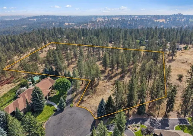Photo 2 of Sale Pending at 13524 S Greyhawk Ln, Spokane, WA 99224 | MLS# 202623381 | Listing updated on 2026-09-22