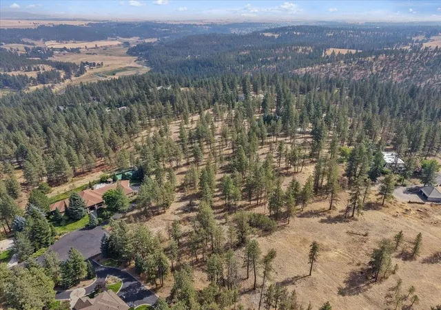Photo 3 of Sale Pending at 13524 S Greyhawk Ln, Spokane, WA 99224 | MLS# 202623381 | Listing updated on 2026-09-22