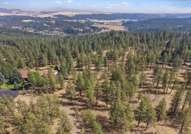 Photo 3 of Sale Pending at 13524 S Greyhawk Ln, Spokane, WA 99224 | MLS# 202623381 | Listing updated on 2026-09-22