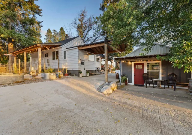 Photo 1 of Single family home for sale at 711 Milan Farms Rd, Elk, WA 99009 | MLS# 202623395 | Listing updated on 2026-10-09