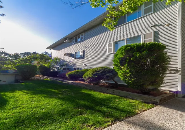 Photo 3 of Condo for sale at 912 W Lincoln Pl, Spokane, WA 99204 | MLS# 202623399 | Listing updated on 2026-10-05