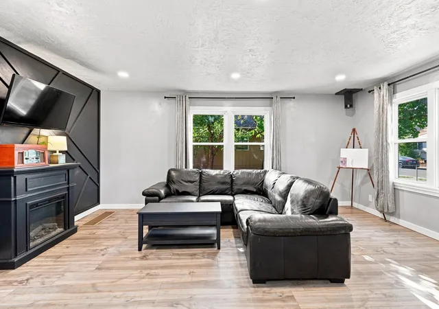Photo 3 of Single family home for sale at 2014 E Cataldo Ave, Spokane, WA 99202 | MLS# 202623422 | Listing updated on 2026-09-10