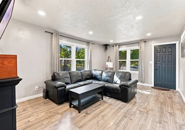 Photo 4 of Single family home for sale at 2014 E Cataldo Ave, Spokane, WA 99202 | MLS# 202623422 | Listing updated on 2026-09-10