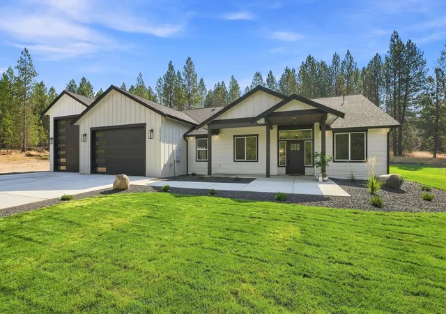 Photo 4 of Single family home for sale at 28230 N Hardesty Rd, Chattaroy, WA 99003 | MLS# 202623441 | Listing updated on 2026-09-07