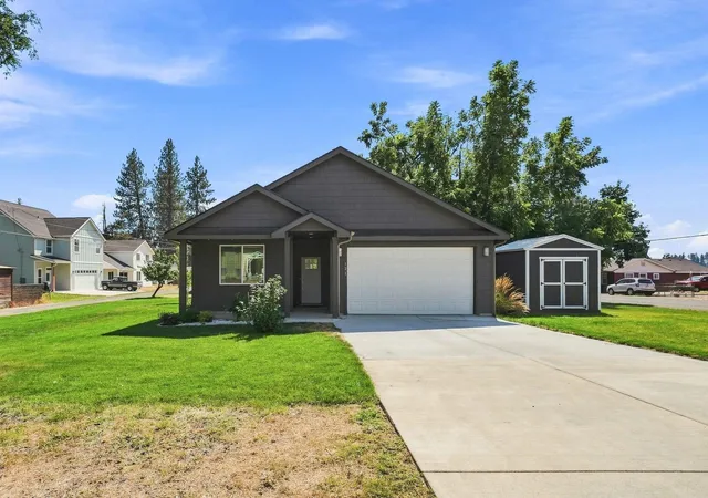 Photo 1 of Single family home for sale at 121 W Idaho St, Medical Lake, WA 99022 | MLS# 202623443 | Listing updated on 2026-09-07