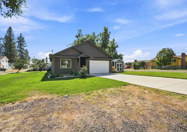 Photo 2 of Single family home for sale at 121 W Idaho St, Medical Lake, WA 99022 | MLS# 202623443 | Listing updated on 2026-09-07