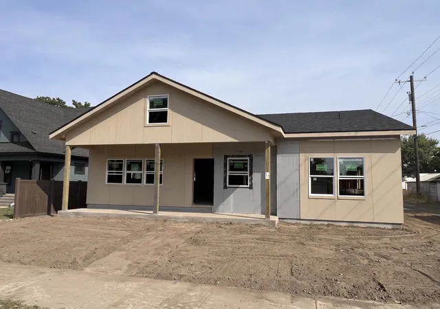 Photo 2 of Single family home for sale at 818 W Nebraska Ave, Spokane, WA 99205 | MLS# 202623447 | Listing updated on 2026-09-07