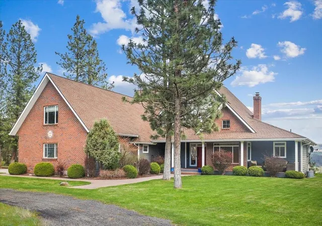 Photo 2 of Single family home for sale at 305 W Viewmont Ln, Spokane, WA 99224 | MLS# 202623514 | Listing updated on 2026-09-08