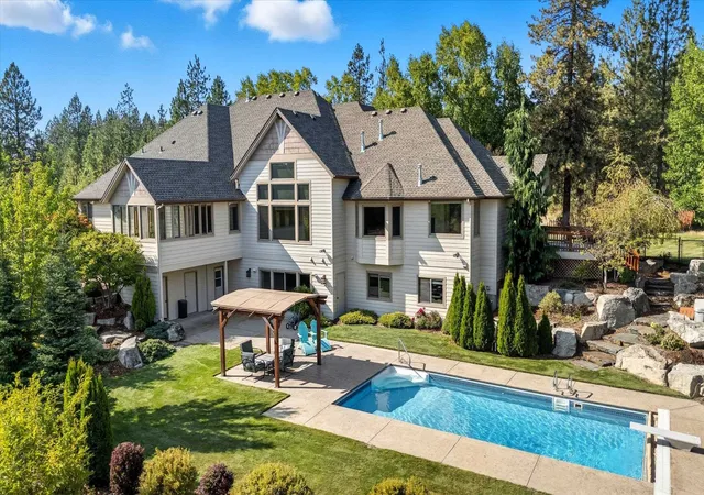 Photo 2 of Mansion for sale at 13615 N Riverbluff Ln, Spokane, WA 99208 | MLS# 202623518 | Listing updated on 2026-09-08