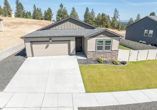 Single family home for sale at 8207 S Avery Rd, Cheney, WA 99004 | MLS# 202623538
