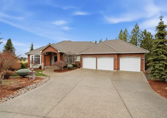 Photo 2 of Single family home for sale at 724 N Lancashire Ln, Liberty Lake, WA 99019 | MLS# 202623555 | Listing updated on 2026-09-25