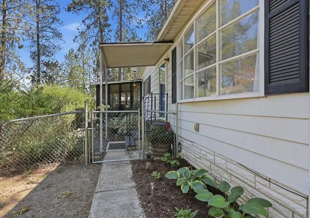 Photo 3 of Manufactured home for sale at 8900 S Mullen Hl Rd, Spokane, WA 99224 | MLS# 202623564 | Listing updated on 2026-10-08