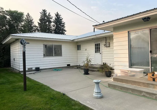 Photo 3 of Single family home for sale at 1518 Columbia Ave, Bridgeport, WA 98813 | MLS# 202623565 | Listing updated on 2026-09-08