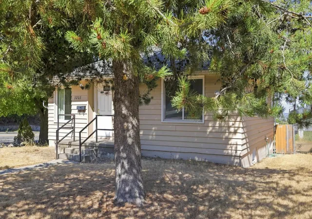 Photo 3 of Sale Pending at 3203 E 19th Avenue, Spokane, WA 99223 | MLS# 202623589 | Listing updated on 2026-09-20