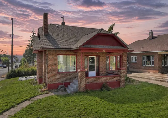 Photo 1 of Single family home for sale at 228 E Glass Ave, Spokane, WA 99207 | MLS# 202623595 | Listing updated on 2026-10-07