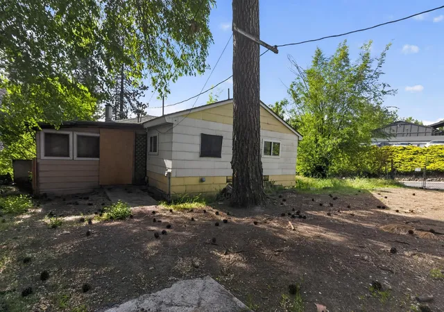 Photo 1 of Sale Pending at 611 S Farr Rd, Spokane Valley, WA | MLS# 202623620 | Listing updated on 2026-09-24