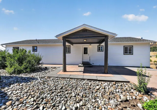 Photo 4 of Single family home for sale at 6225 N Malvern Rd, Otis Orchards, WA 99027 | MLS# 202623655 | Listing updated on 2026-09-18