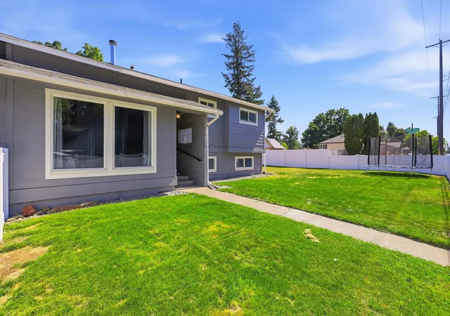 Photo 1 of Single family home for sale at 2721 S Freya St, Spokane, WA 99223 | MLS# 202623669 | Listing updated on 2026-10-09