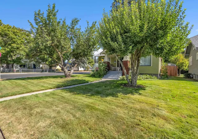 Photo 3 of Sale Pending at 3828 N East St, Spokane, WA 99205 | MLS# 202623677 | Listing updated on 2026-09-23