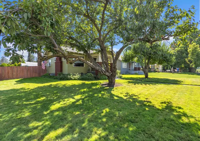 Photo 3 of Sale Pending at 3828 N East St, Spokane, WA 99205 | MLS# 202623677 | Listing updated on 2026-09-23