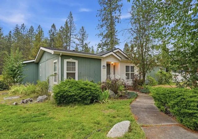 Photo 2 of Manufactured home for sale at 27609 N River Ests Rd, Chattaroy, WA 99003 | MLS# 202623705 | Listing updated on 2026-10-07