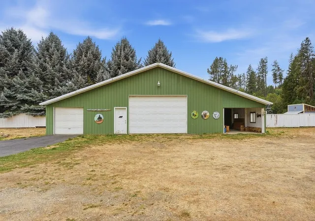 Photo 3 of Manufactured home for sale at 27609 N River Ests Rd, Chattaroy, WA 99003 | MLS# 202623705 | Listing updated on 2026-10-07