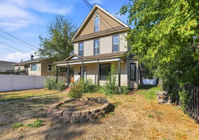 Photo 2 of Single family home for sale at 2427 N Standard St, Spokane, WA | MLS# 202623725 | Listing updated on 2026-10-03