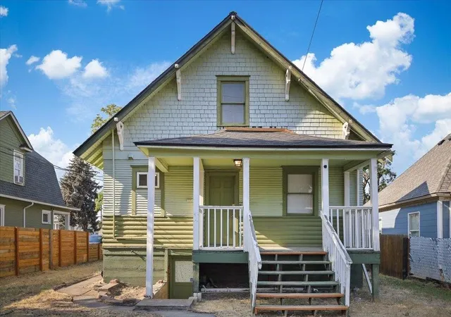 Photo 3 of Single family home for sale at 1421 W Indiana Ave, Spokane, WA 99205 | MLS# 202623732 | Listing updated on 2026-10-08