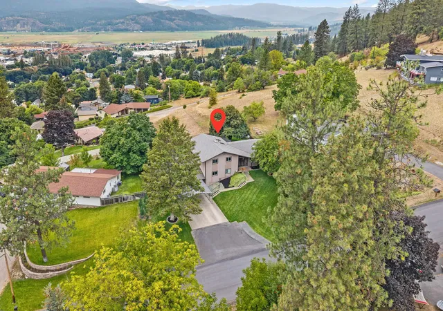 Photo 3 of Single family home for sale at 945 N Cedar St, Colville, WA 99114 | MLS# 202623763 | Listing updated on 2026-10-13