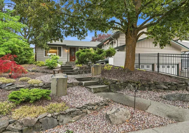 Photo 3 of Single family home for sale at 2652 E 33rd Avenue, Spokane, WA 99223 | MLS# 202623782 | Listing updated on 2026-10-17