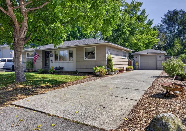 Photo 2 of Single family home for sale at 1018 N Stout Rd, Spokane Valley, WA 99206 | MLS# 202623817 | Listing updated on 2026-09-11