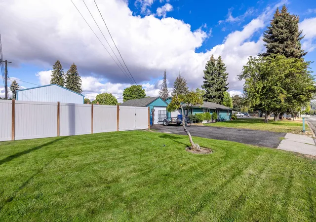 Photo 3 of Single family home for sale at 2917 N Vista Rd, Spokane Valley, WA 99212 | MLS# 202623828 | Listing updated on 2026-09-19